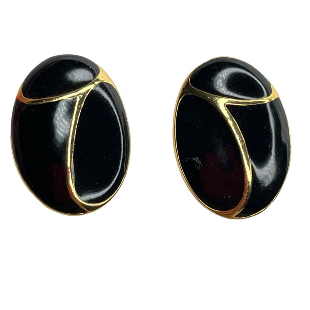 Vintage Black and gold clip on earrings pre owned good condition